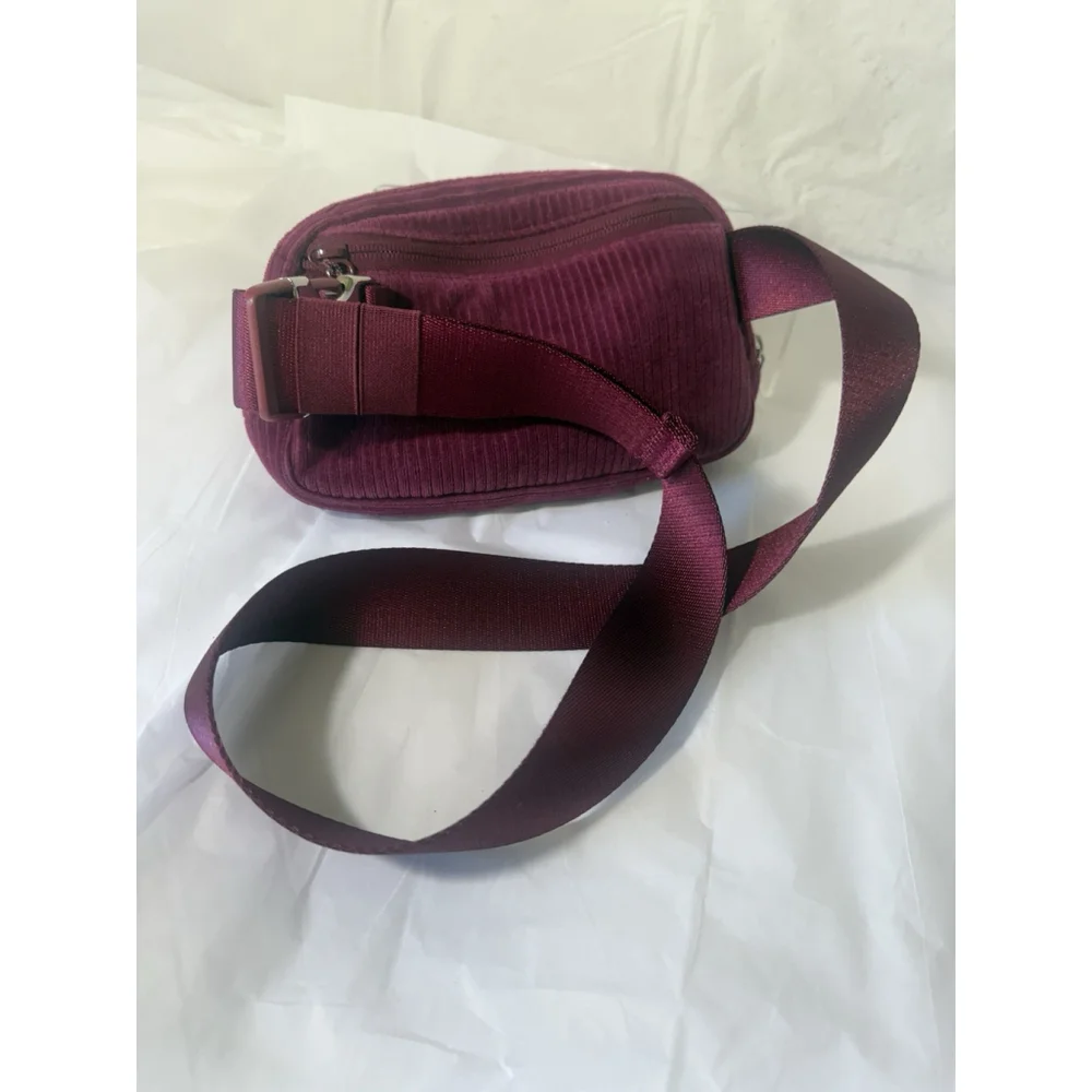 Lululemon Everywhere Belt Bag Corduroy